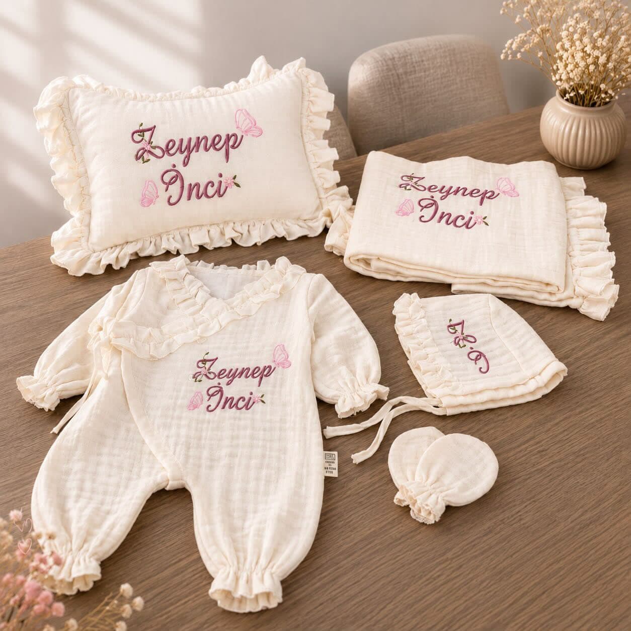 Çiçekli sarmaşık ve kelebek desenli müslin set görsel 3