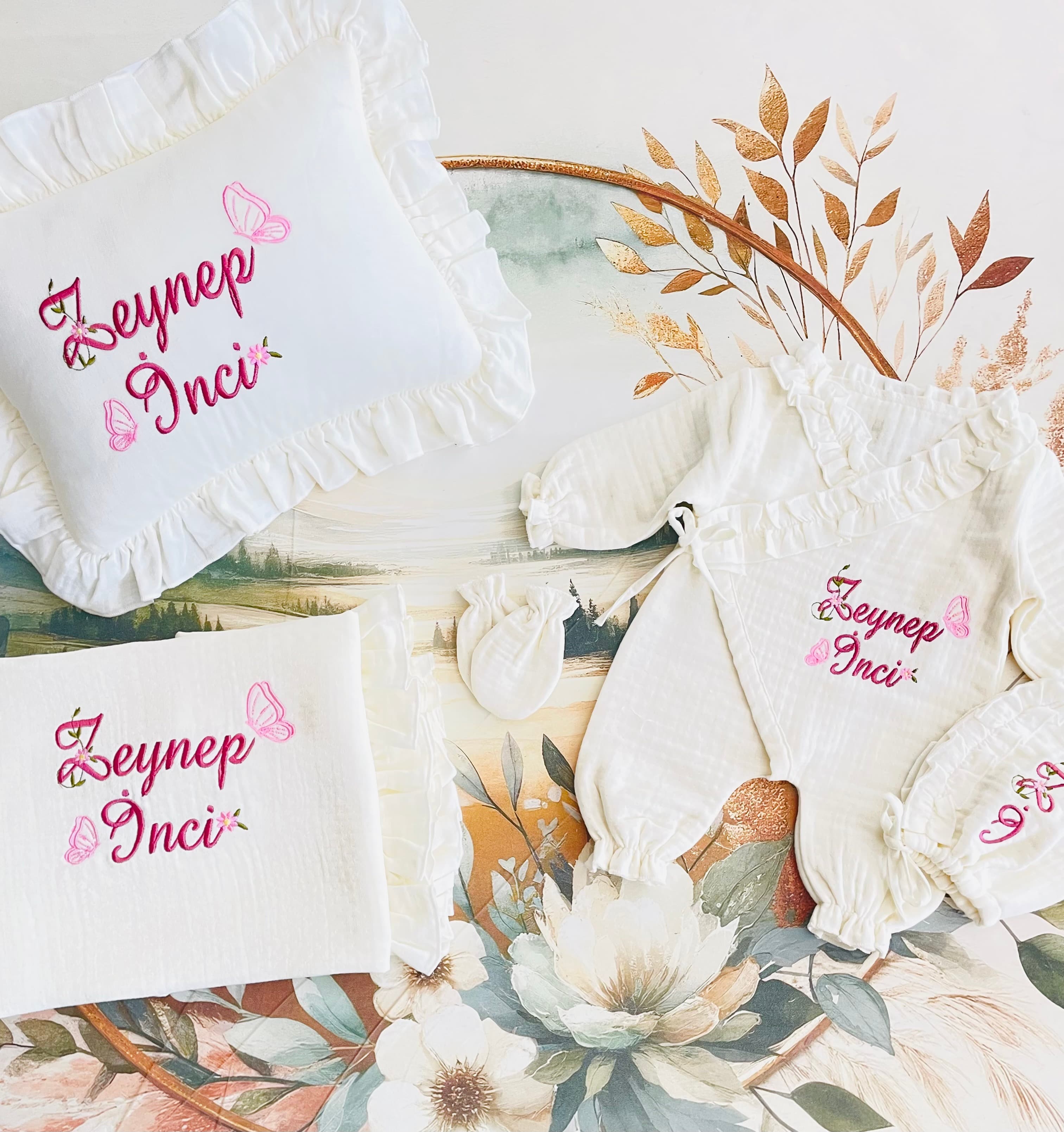 Çiçekli sarmaşık ve kelebek desenli müslin set